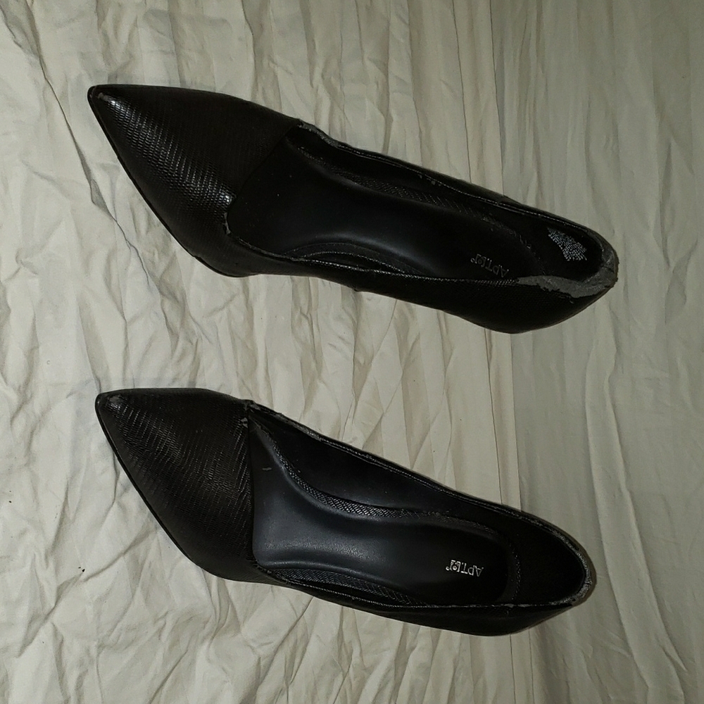 Apt. 9 Black Leather Loafers Flats - *SH1010*